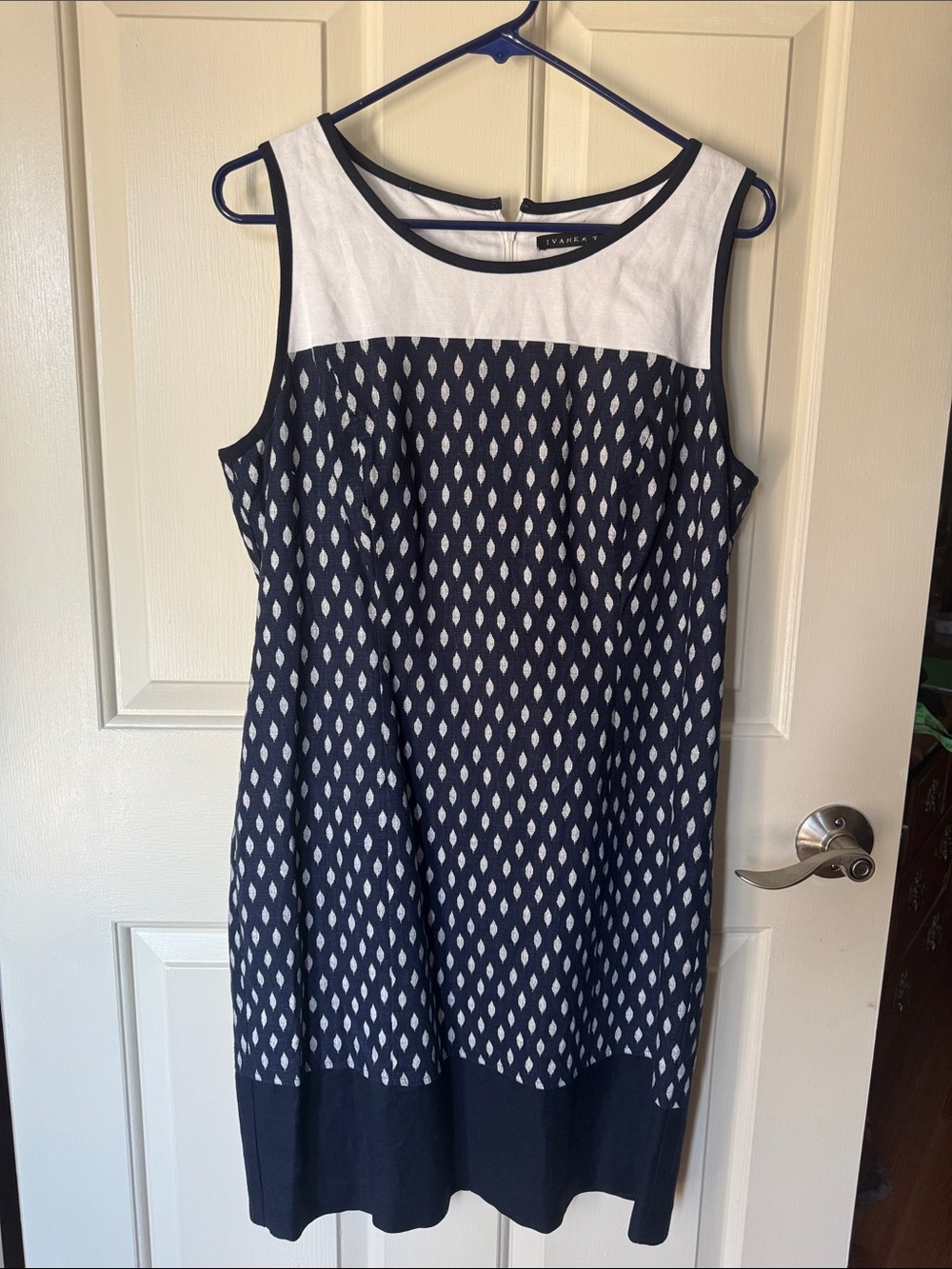 Ivanka Trump Linen Blend Navy and White Sleeveless Patterned Midi Dress Size 12